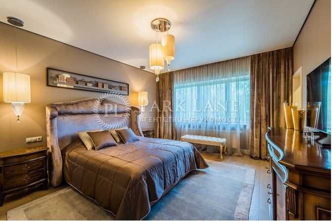 Березівка. КМ Козирна Карта. Будинок з дуже гарним ремонтом.