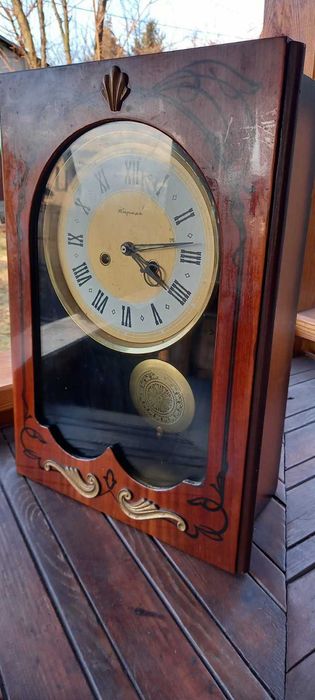 Часы Янтарь настенные