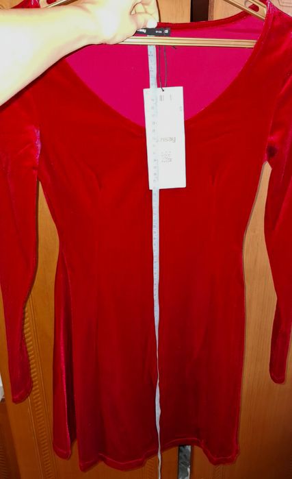 Червона велюрова міні-сукня з довгим рукавом XS