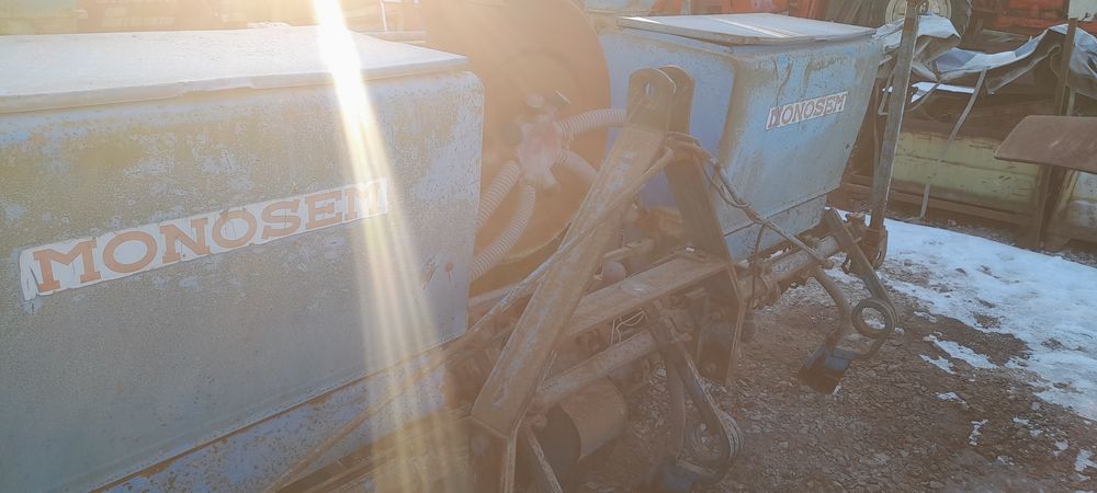 Siewnik  do kukurydzy monosem