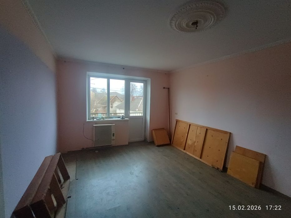 Продам ВЕЛИКУ двушку 52,1м СМТ