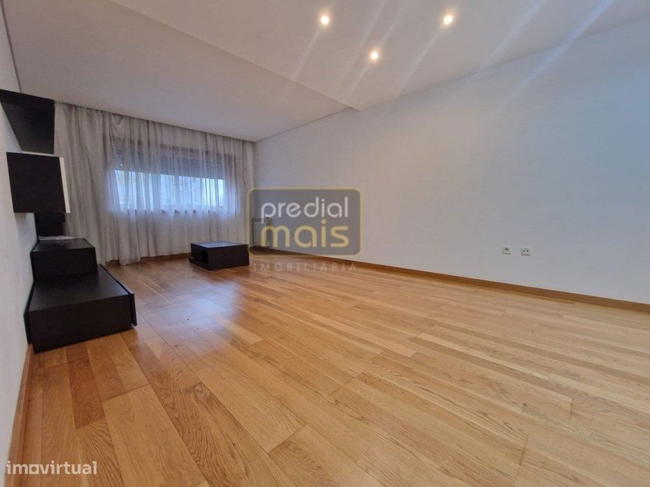 Apartamento T2 Novo C/ Novo - Centro