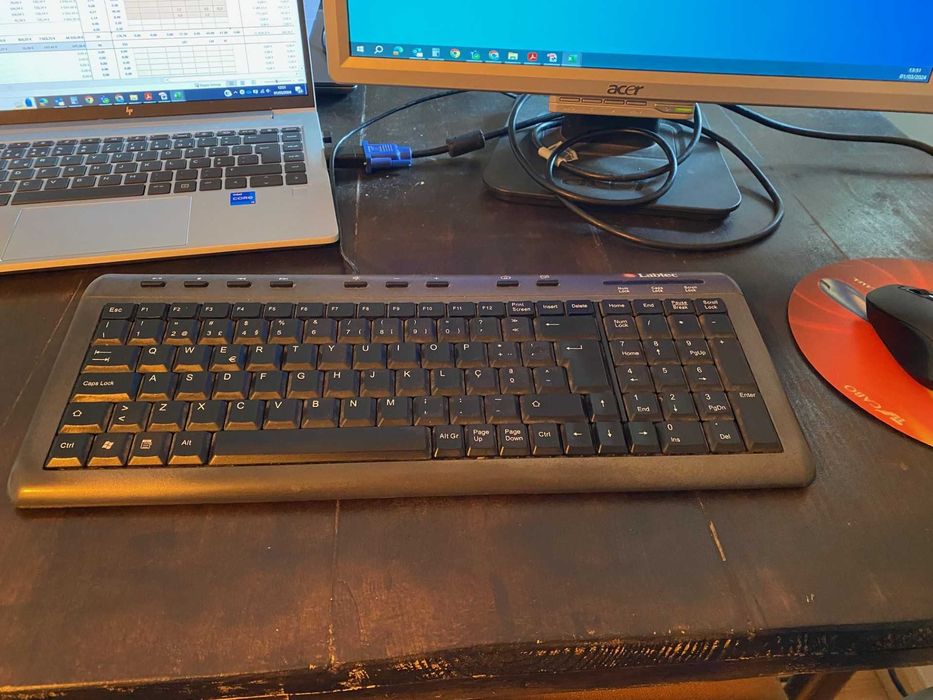 Wired Labtec Keyboard428223350556610561