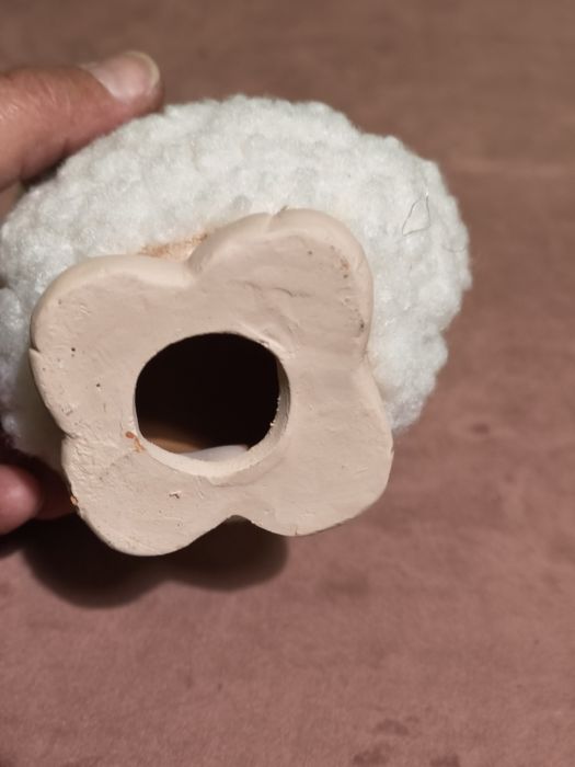 Ceramiczny baranek z futerkiem ozdoba 59