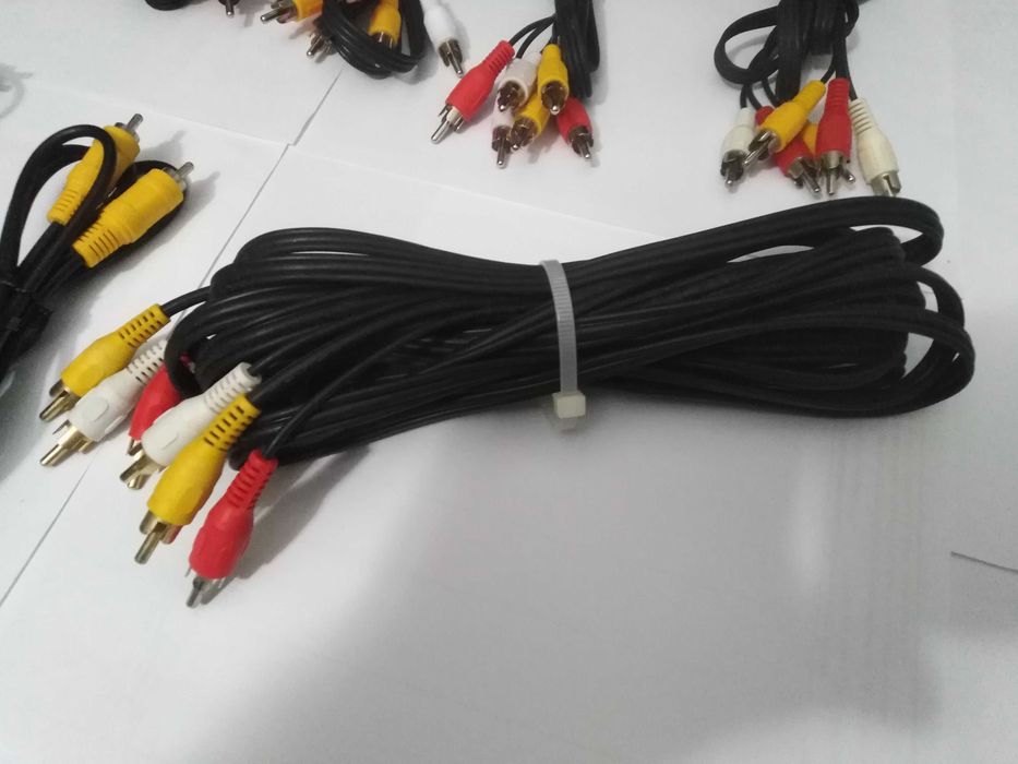 Cabos de audio video rca e Extensão rca.