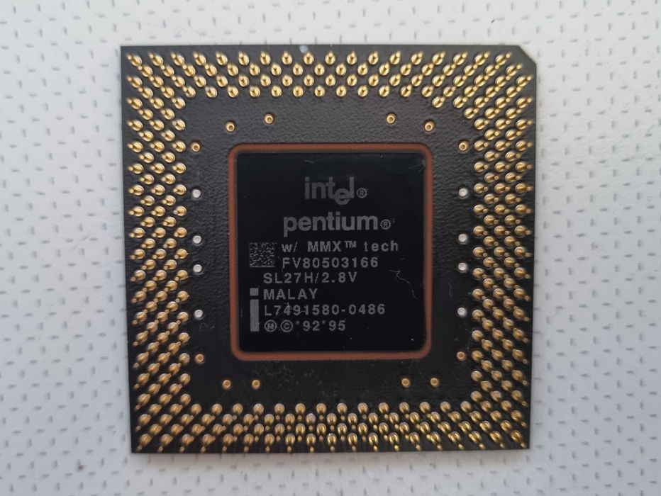 Vintage Processor - Intel Pentium MMX 166Mhz - 1992/9564584993297154120