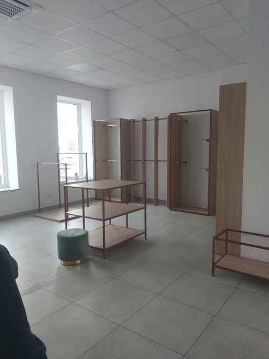 Meble wyposażenie  do sklepu odzieżowego