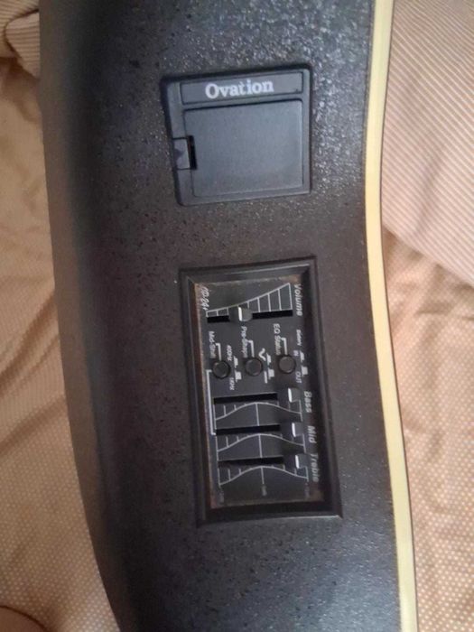 Guitarra Ovation