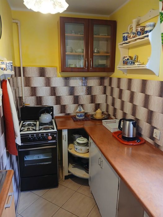 Mieszkanie na wynajem 48 m2. z balkonem, piwnicą oraz miejscem postojowym.