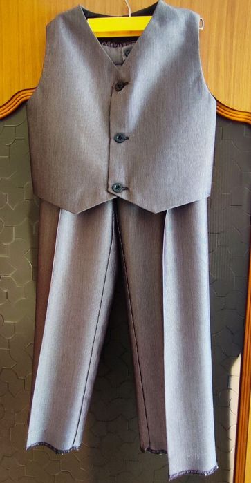 Продам штани з жилеткою