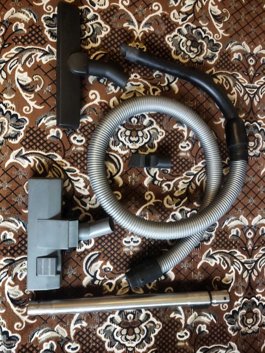 Шланг,трубка,щётки и насадочка для пылесоса Rowenta,Electrolux.