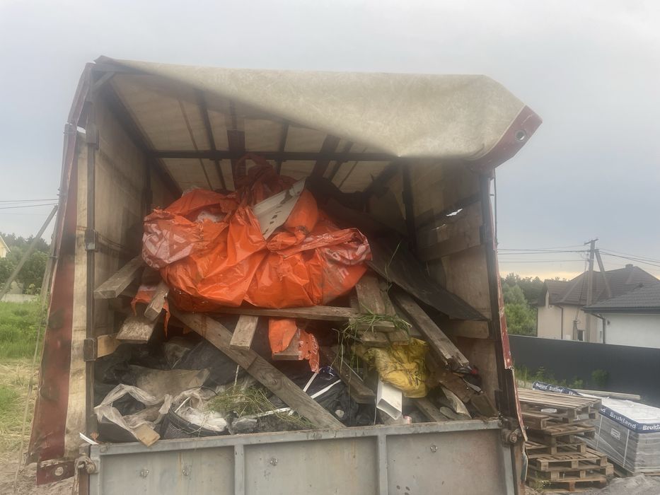 Вивіз будівельного сміття гілок старої меблі