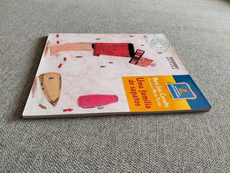 Livro "Uma família de sapatos" de Maria João Carvalho