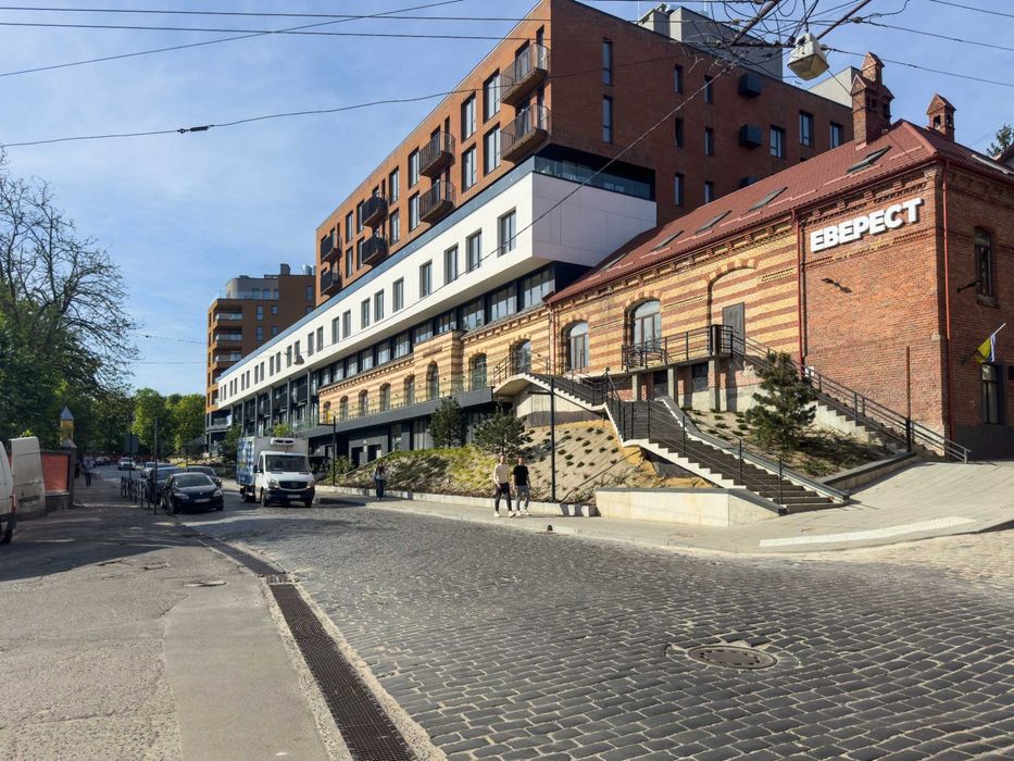 Оренда приміщення з фасадним входом 63 м², ЖК PRAUD Select, вул. Клепарівська, 15 — ближній центр