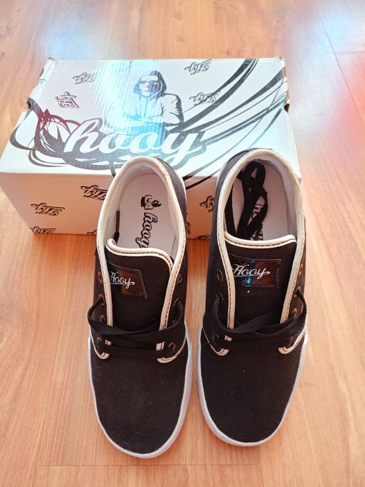 Trampki młodzieżowe