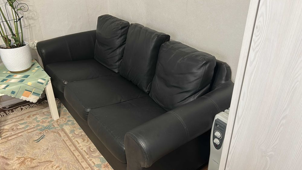 Skórzana kanapa trzyosobowa IKEA