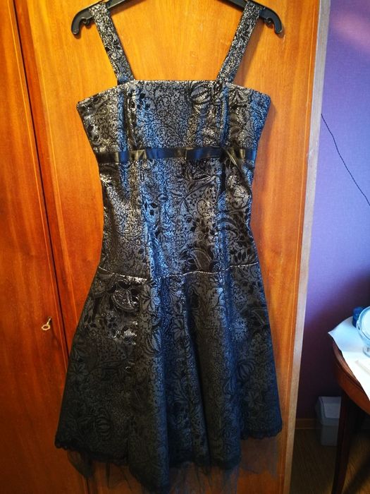 Elegancka sukienka czarno-srebrna z tiulowym spodem, rozm. 38-40