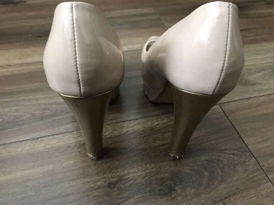 Vendo Sapato salto alto