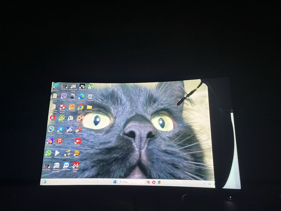 Продам монитор MSI G32C4X с дефектом повреждена матрица