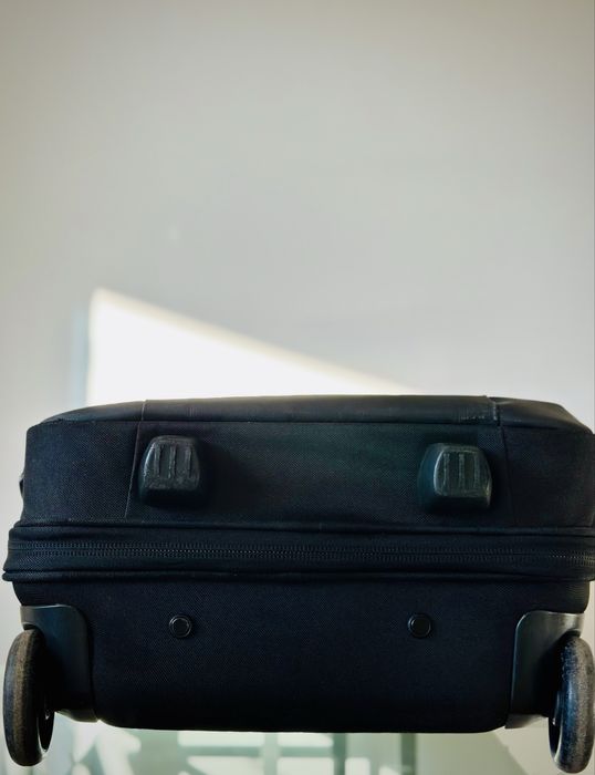 Walizka kabinowa na kółkach