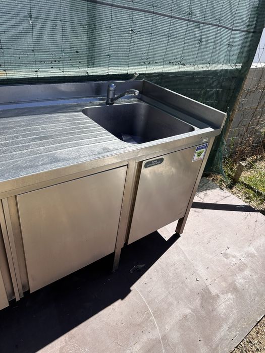 Bancada em inox com cuba