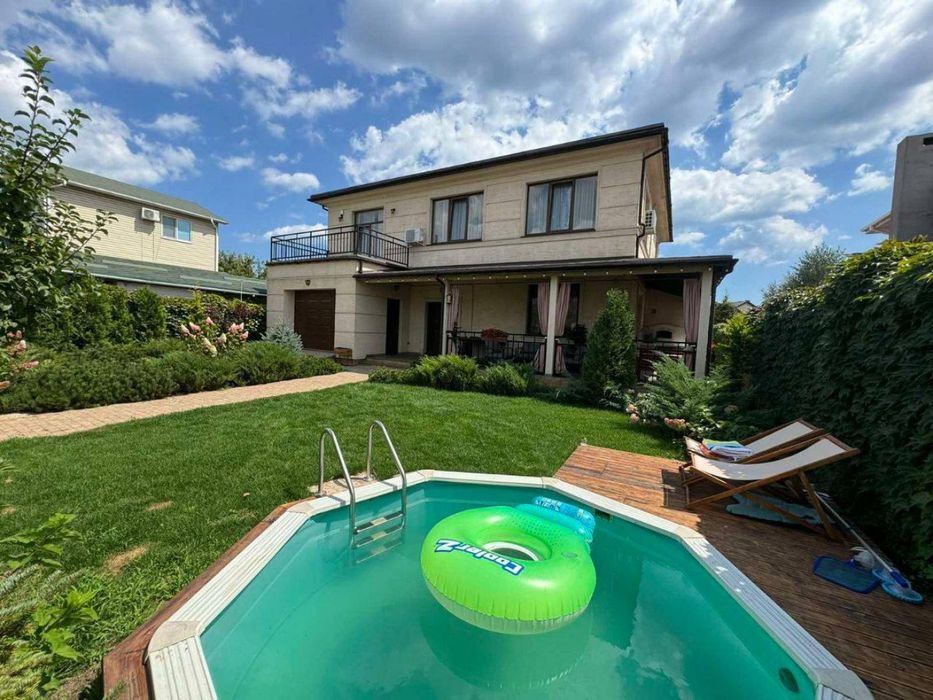 Современный дом в Совиньоне, 220 м², бассейн, гараж