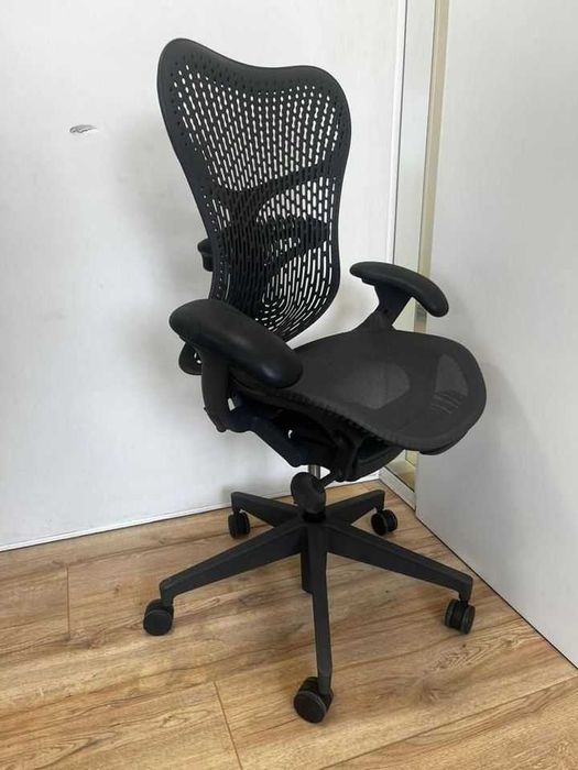 Herman Miller Mirra 2 reformado (totalmente equipado)