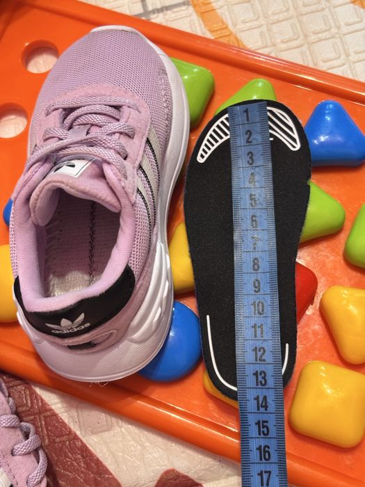 Оригінальні дитячі кросівки Adidas для дівчинки, бузкові