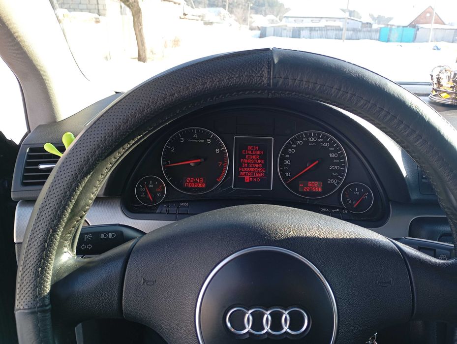 AUDI A4 8E  Автомат.