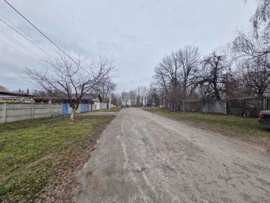 Земельну ділянку