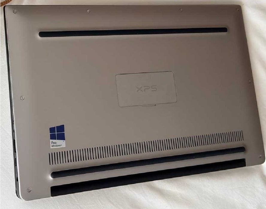 DELL XPS 13 9360  InfinityEdge Touch Display (3200x1800)