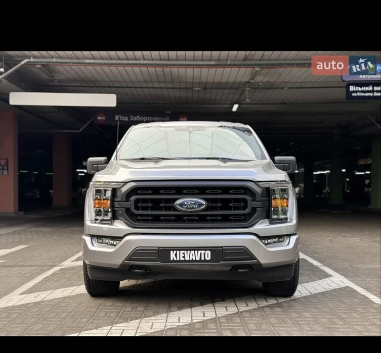 Продаж автомобіля легковий пікап