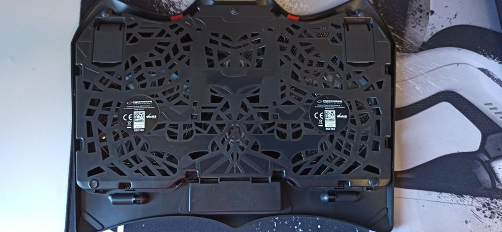 Продам охолоджуючу підставку для ноутбука