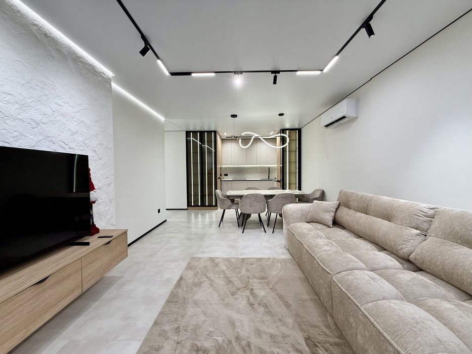 Шикарна двокімнатна з кухнею-студією в ЖК Manhattan! 6 поверх!