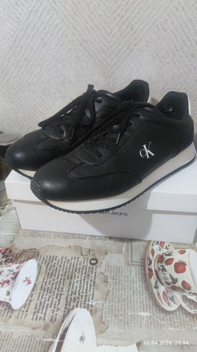 Продам шкіряні чоловічі кросівки Calvin Klein р 46