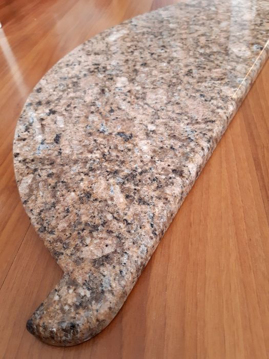 Столешница из гранита