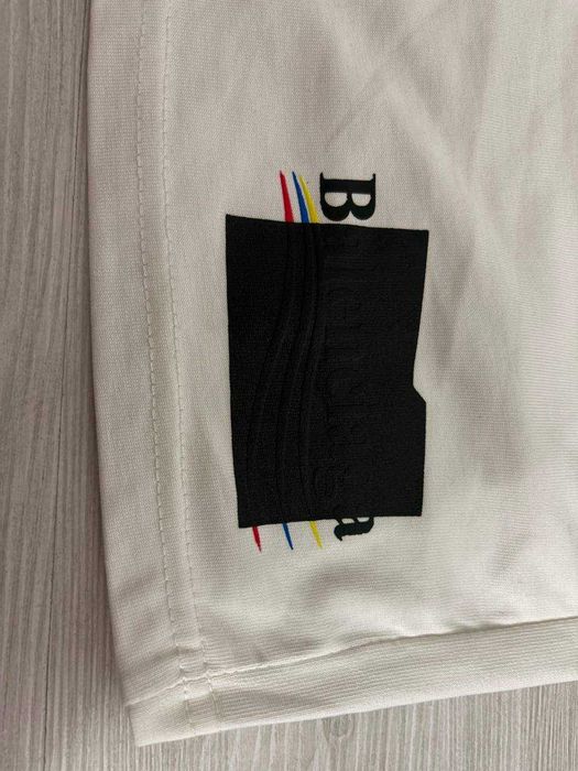 Шорти Balenciaga