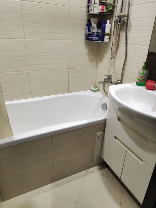 Продаю квартиру смт. Ставище