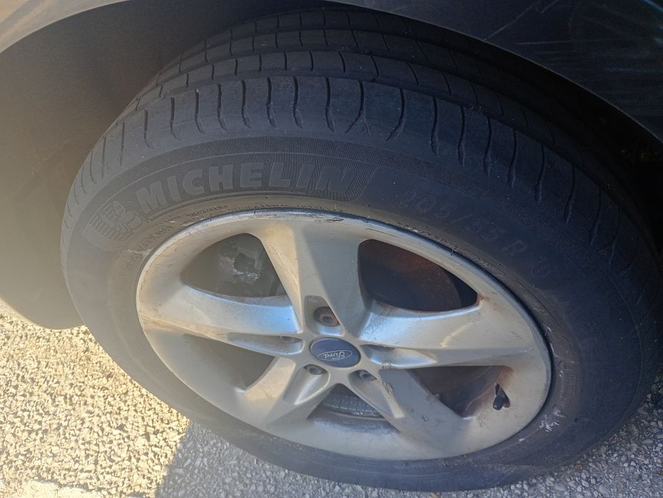Troco, vendo 4 rodas 16 polegadas Ford focus
