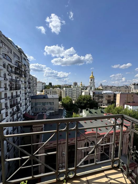 Оренда 3к квартири, вул. Ірининська, 5/24, ст.м. Майдан незалежності