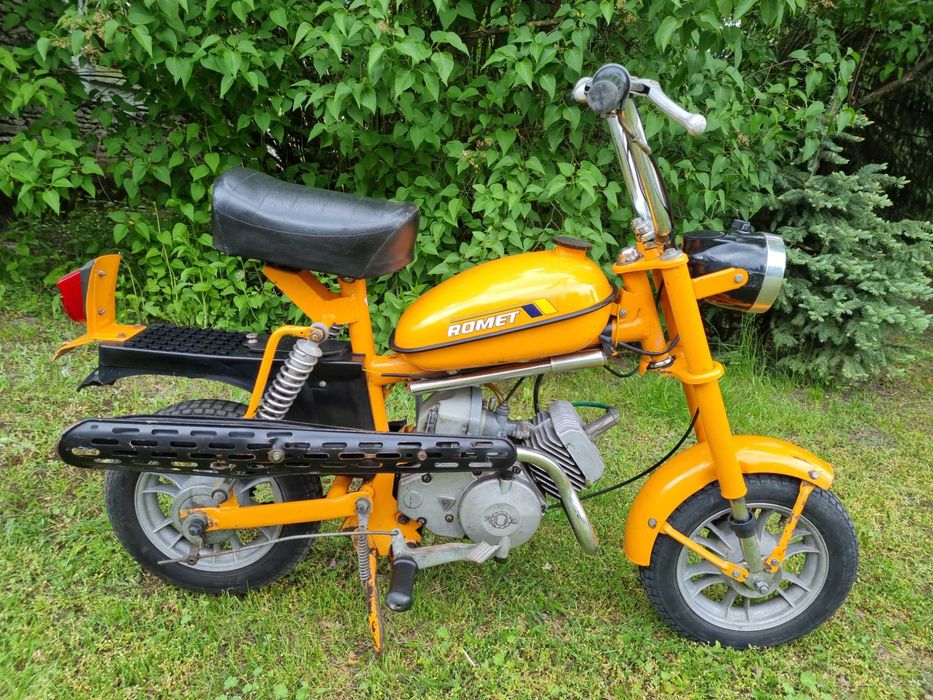 Sprzedam motorynkę M2 z plombą na silniku w oryginale wsk, mz