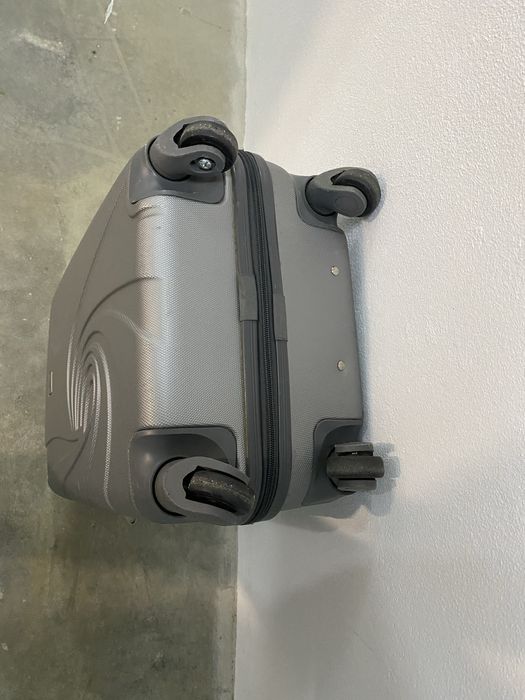 Mala cabine rigida - rachada