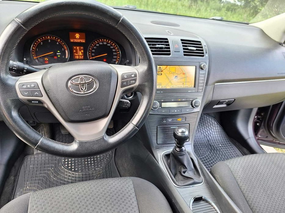 Toyota Avensis T27