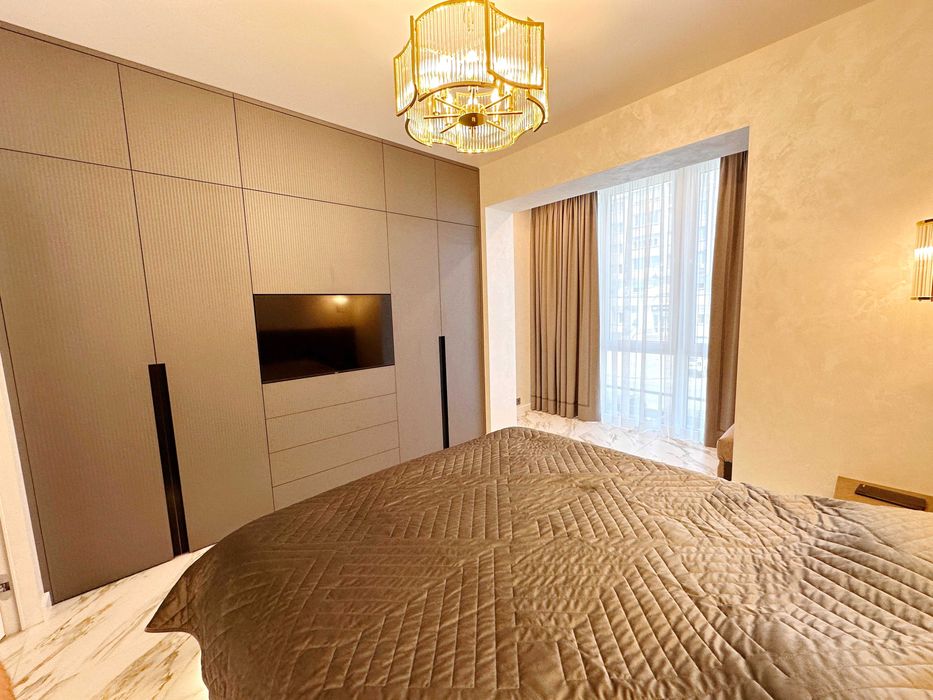 Квартира в центрі з дорогим ремонтом клубний будинок