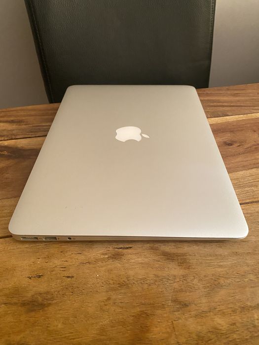 Zadbany Apple MacBook Air 13 i5 4GB 256KB