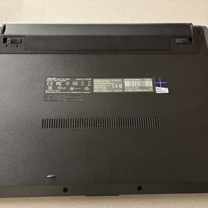 ASUS Portable Notebook P2420LA (Like New)64354218512385123