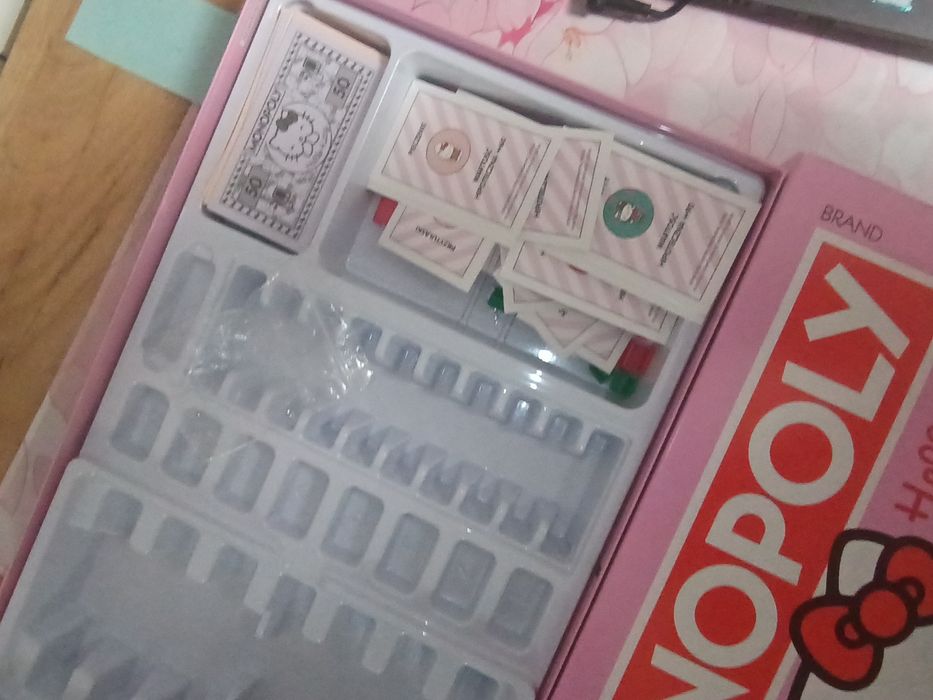 Zamienie lub sprzedam Monopoly hello kitty NOWE