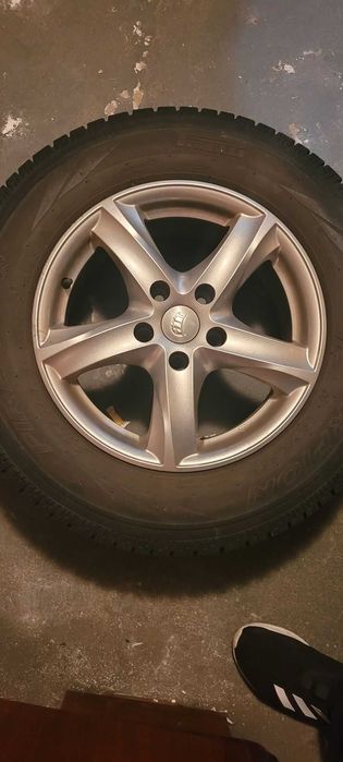 Felgi Aluminiowe "16 Att + opony zimowe Pirelli 215/70 R16