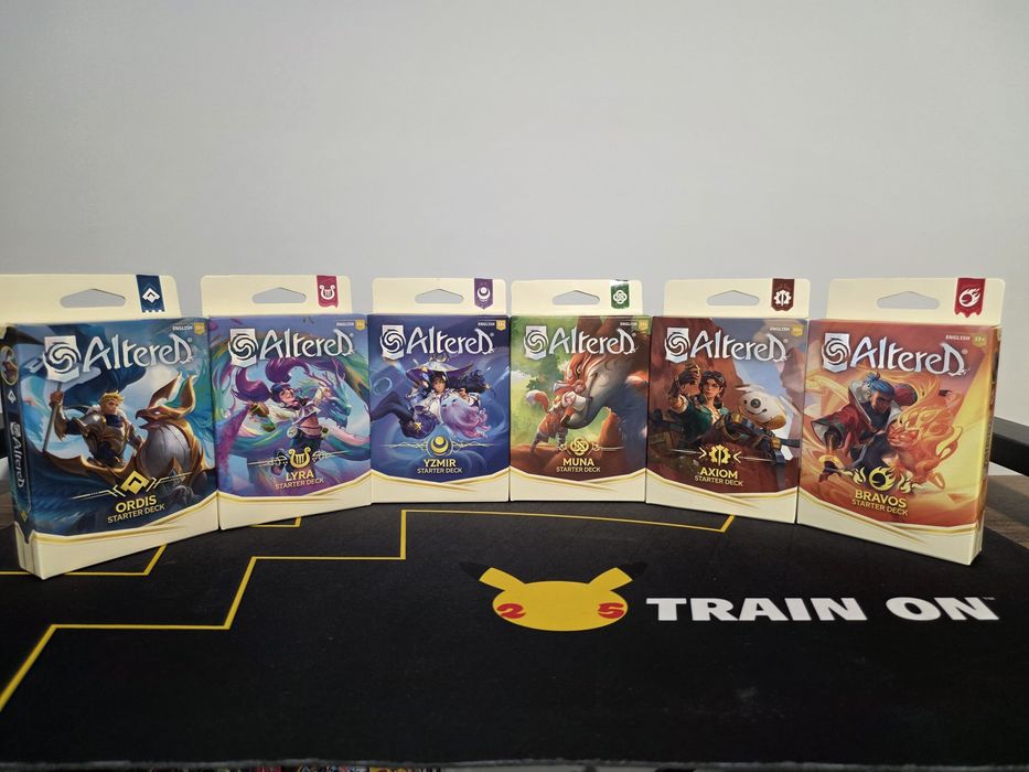 Altered TCG: бустербокси і колоди (англійська мова)