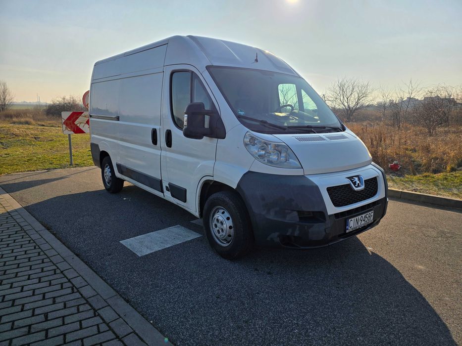 Wynajem Busa Dostawczego L2H2 Peugeot Boxer Inowrocław Przeprowadzki Transport